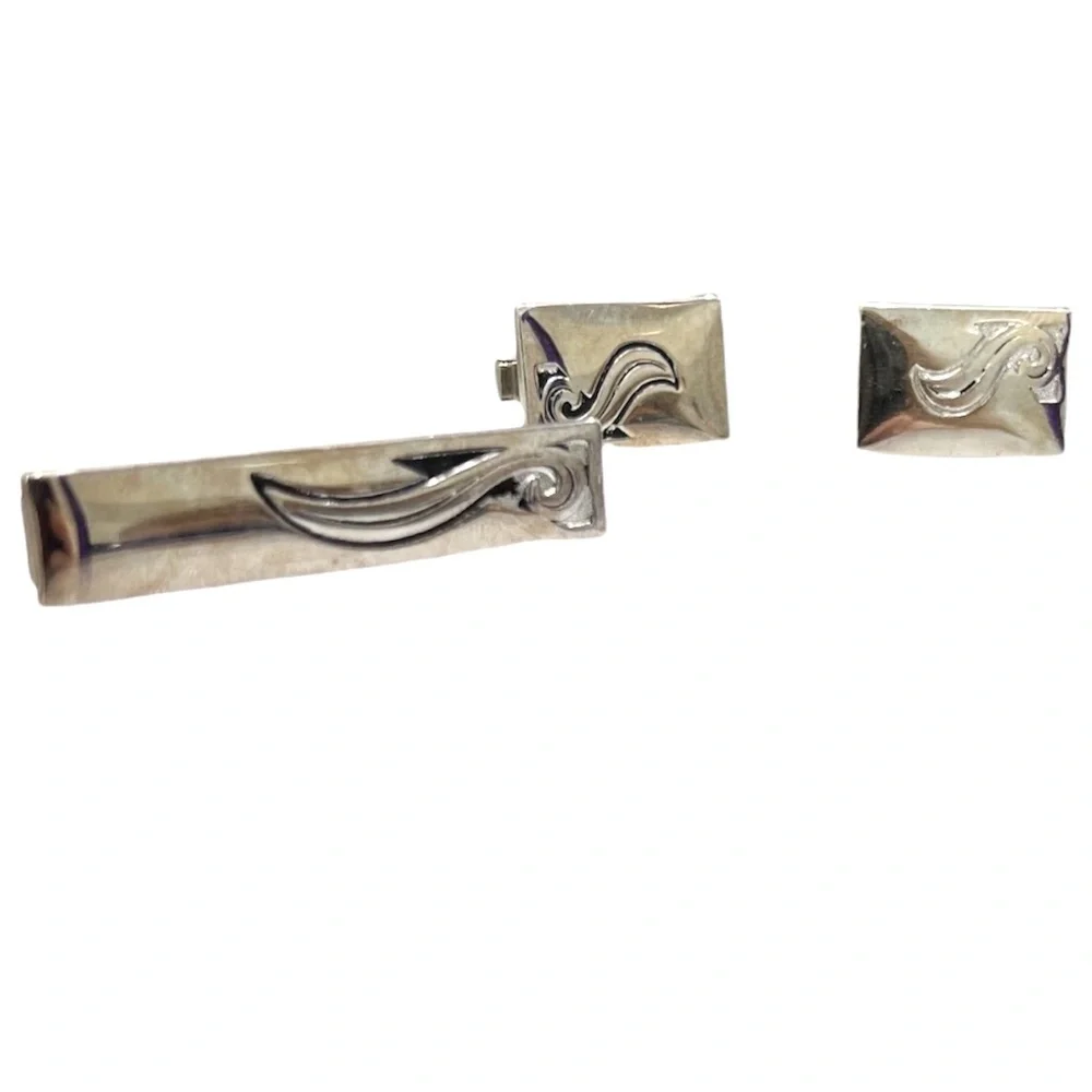 VINTAGE CUFFLINKS & MATCHING TIE CLIP SET - SILVER TONE WITH BLACKENED SWIRL
